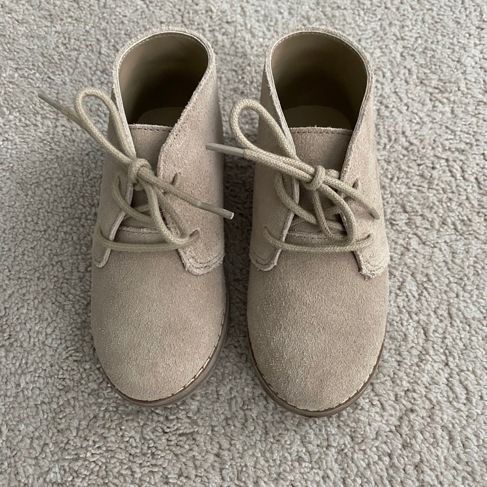 Janie & Jack Toddler boys Chukka boots. Size 9